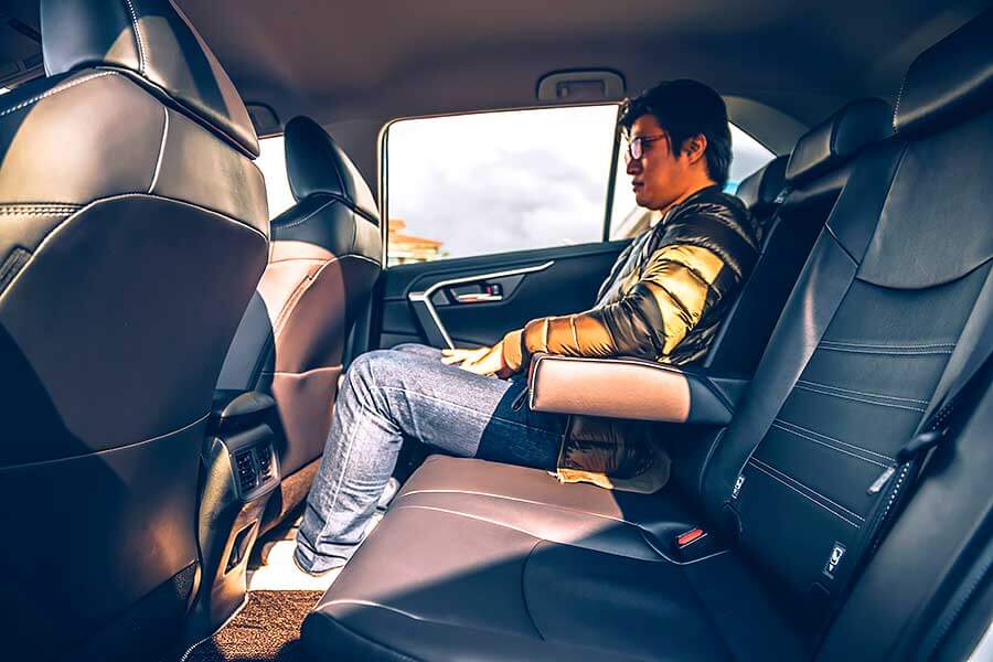 RAV4一直以來都是平價SUV的代名詞，不過CR-V同樣不是省油的燈。