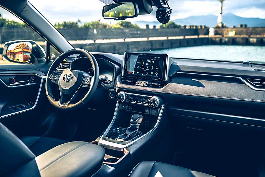 RAV4一直以來都是平價SUV的代名詞，不過CR-V同樣不是省油的燈。