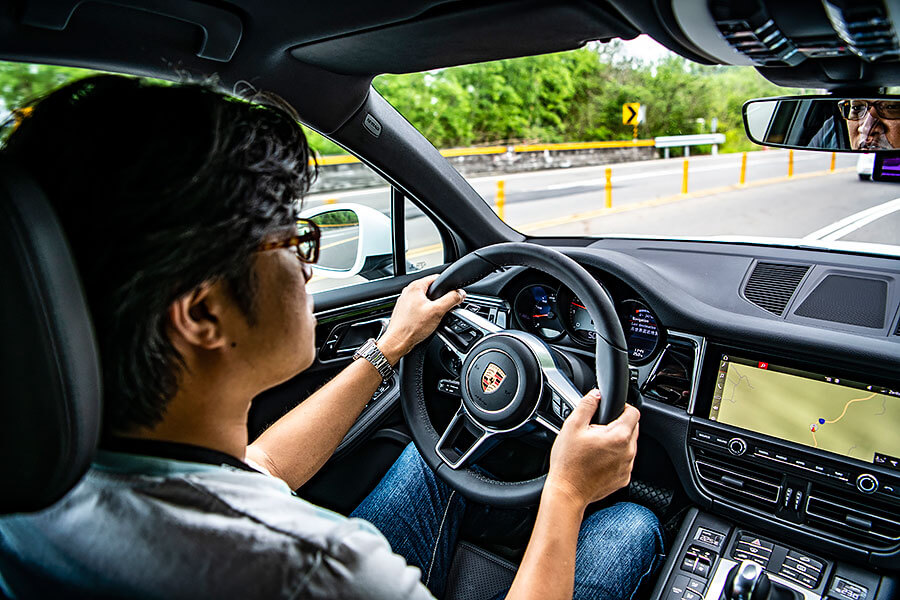 Macan有點像煮咖哩,剛起鍋味道鮮嗆,再燉煮一番後更顯濃郁深沉。