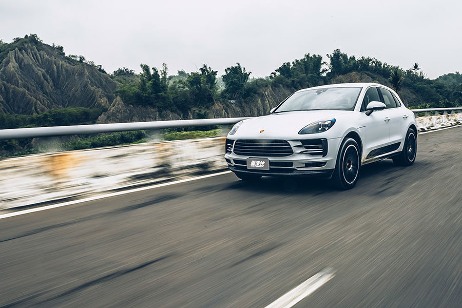 Macan有點像煮咖哩,剛起鍋味道鮮嗆,再燉煮一番後更顯濃郁深沉。