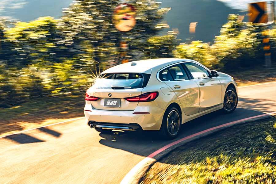 換上獨立懸吊的Ford Focus ST-Line Lommel，加上褪去M Performence光環的BMW 118i，以及少了鋼鐵人裝掩護的Hyundai Kona，一場只限定小排量引擎車款參加的激鬥正式火熱開打！