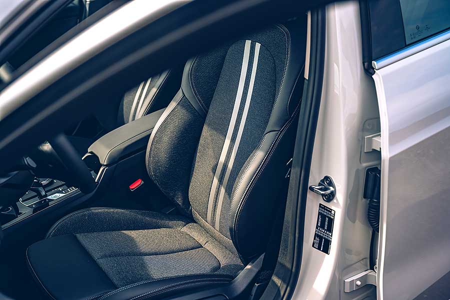 換上獨立懸吊的Ford Focus ST-Line Lommel，加上褪去M Performence光環的BMW 118i，以及少了鋼鐵人裝掩護的Hyundai Kona，一場只限定小排量引擎車款參加的激鬥正式火熱開打！