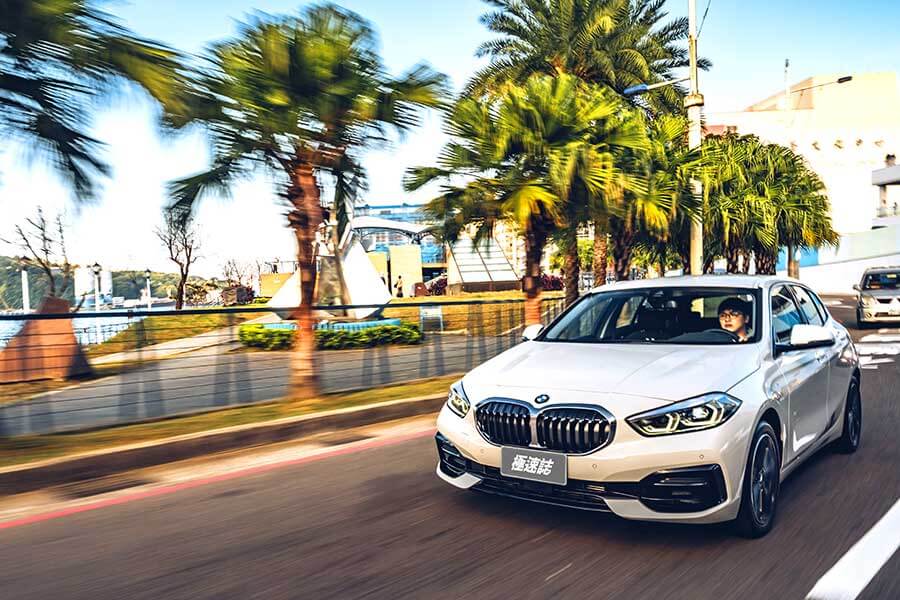 換上獨立懸吊的Ford Focus ST-Line Lommel，加上褪去M Performence光環的BMW 118i，以及少了鋼鐵人裝掩護的Hyundai Kona，一場只限定小排量引擎車款參加的激鬥正式火熱開打！