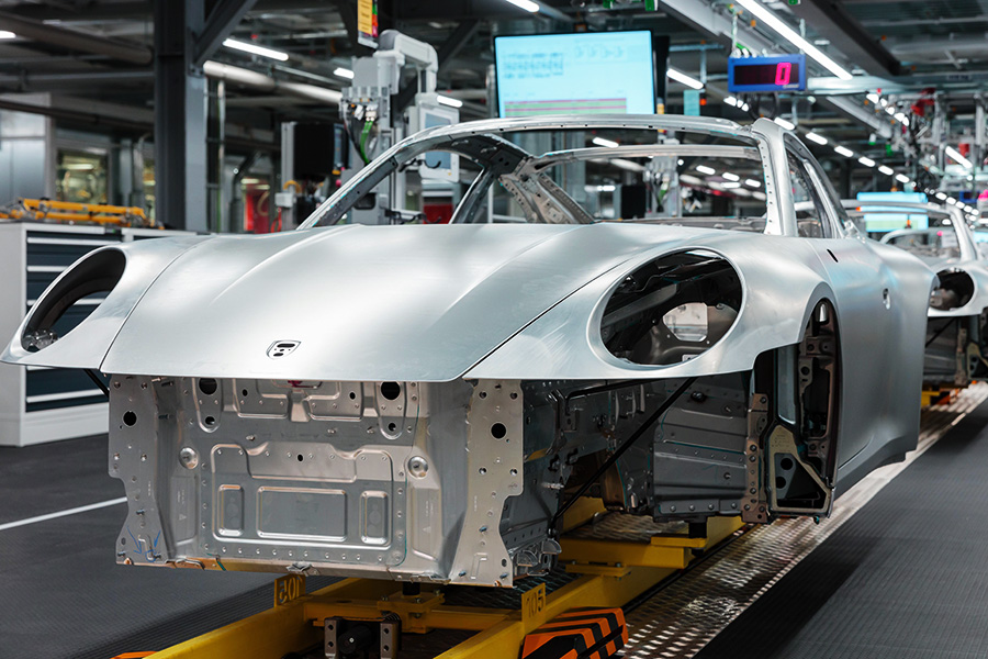 從中國武漢發疫的新冠肺炎，使許多車廠紛紛停工