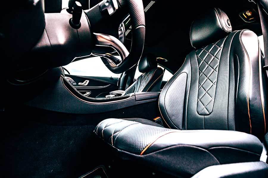 從耀眼新星轉型為角色球員，但Mercedes-Benz CLS依舊是三芒星家族不可或缺的一員。