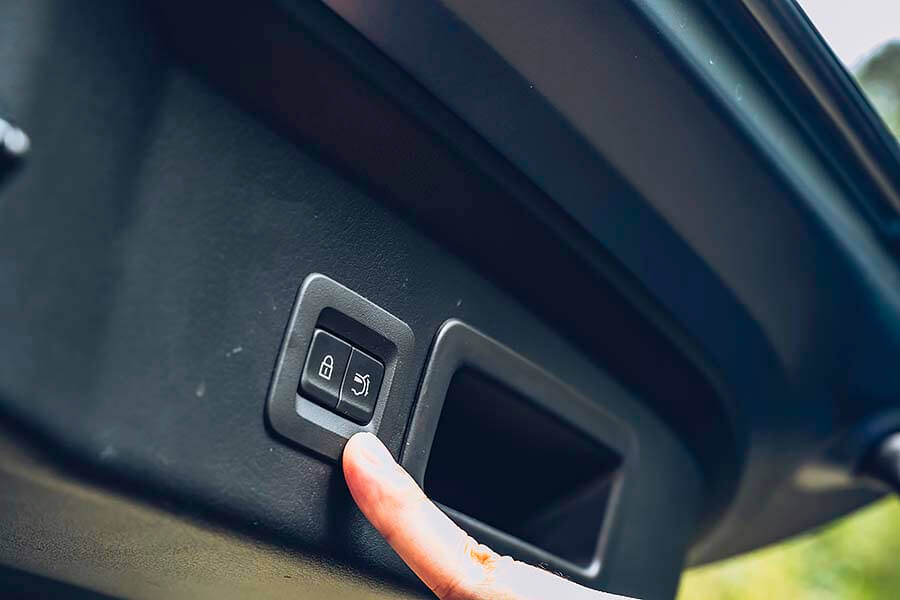 國產進口新舊三款跨界休旅Volkswagen T-Cross vs. Mazda CX-30 vs. Honda HR-V