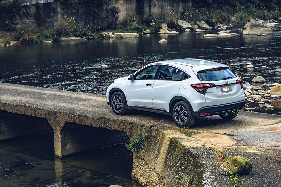 國產進口新舊三款跨界休旅Volkswagen T-Cross vs. Mazda CX-30 vs. Honda HR-V