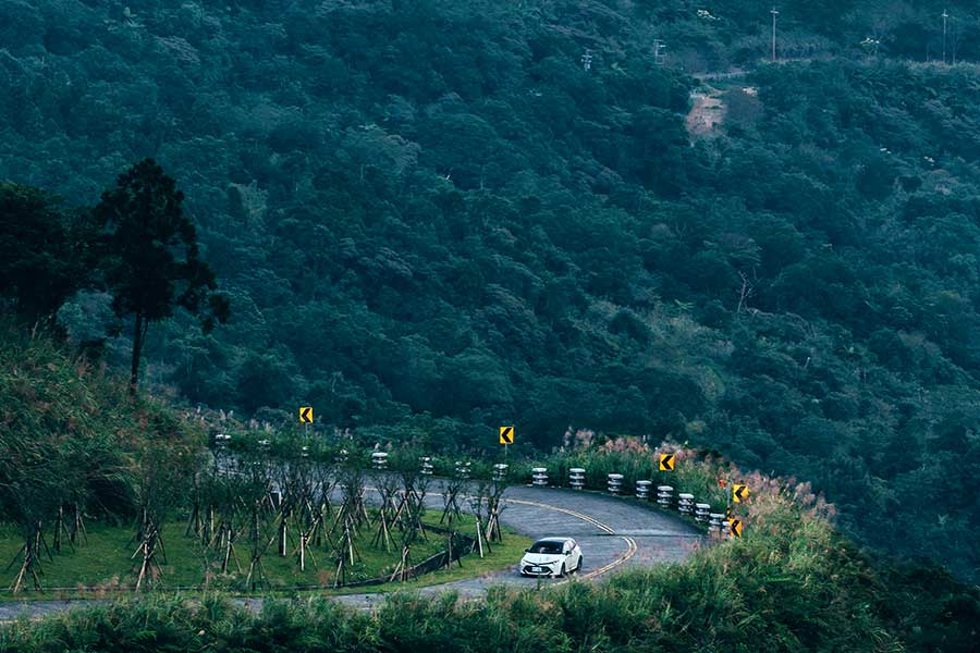 補上國內消費者期待的全速域ACC和LTA車道維持輔助，2020年式Toyota Auris新裝到位再出發！