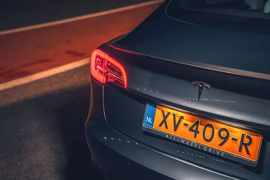 TG 24 Hours Mercedes-AMG A 45 S 4MATIC+ vs. Tesla Model 3 Performance