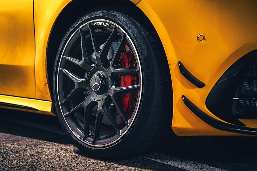 TG 24 Hours Mercedes-AMG A 45 S 4MATIC+ vs. Tesla Model 3 Performance