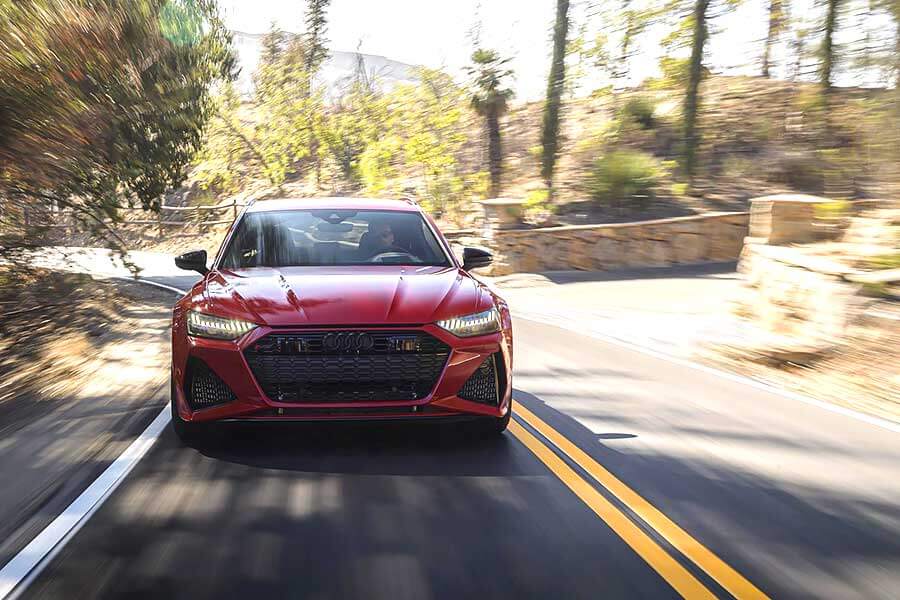 高性能、實用性和冬夏運動共冶一爐,Audi RS6 Avant就是有本事一天之內全部辦妥。