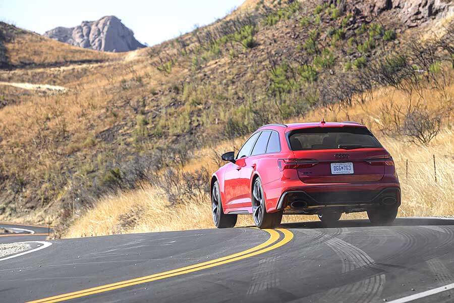 高性能、實用性和冬夏運動共冶一爐,Audi RS6 Avant就是有本事一天之內全部辦妥。