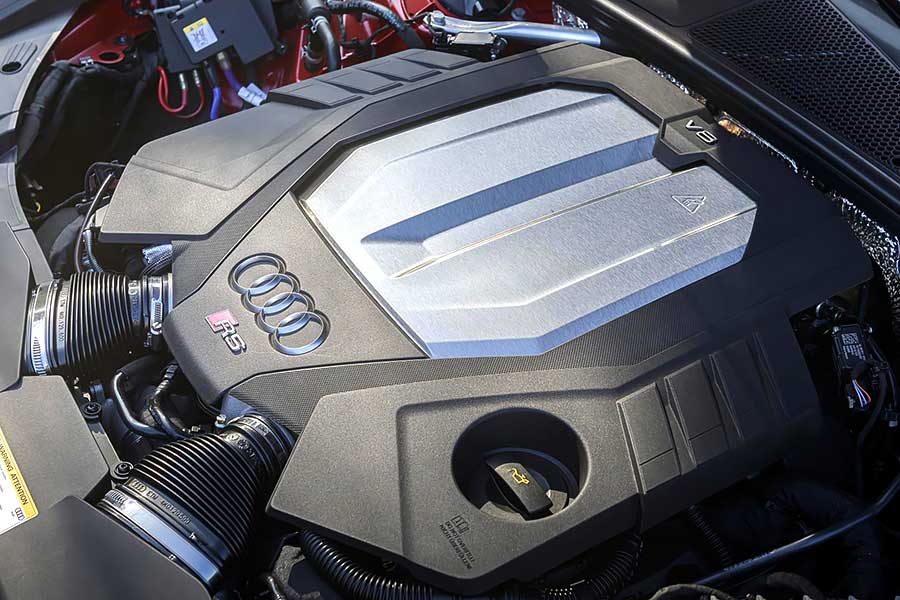 高性能、實用性和冬夏運動共冶一爐,Audi RS6 Avant就是有本事一天之內全部辦妥。