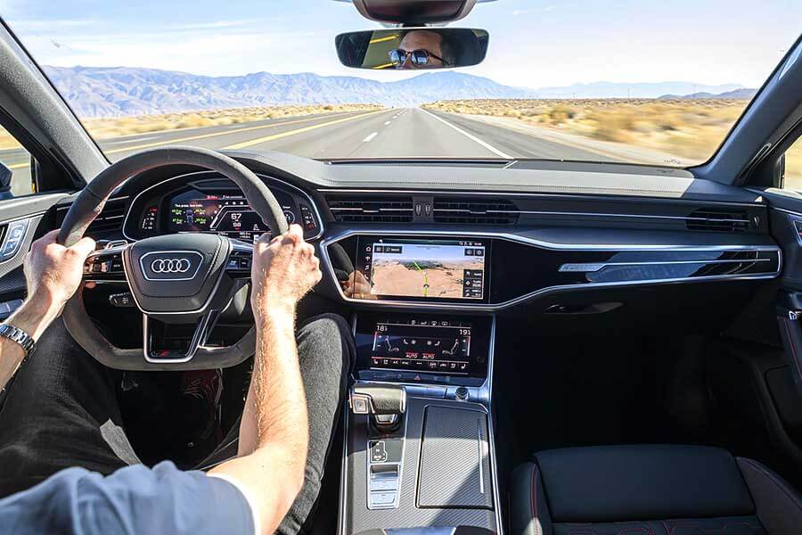 高性能、實用性和冬夏運動共冶一爐,Audi RS6 Avant就是有本事一天之內全部辦妥。