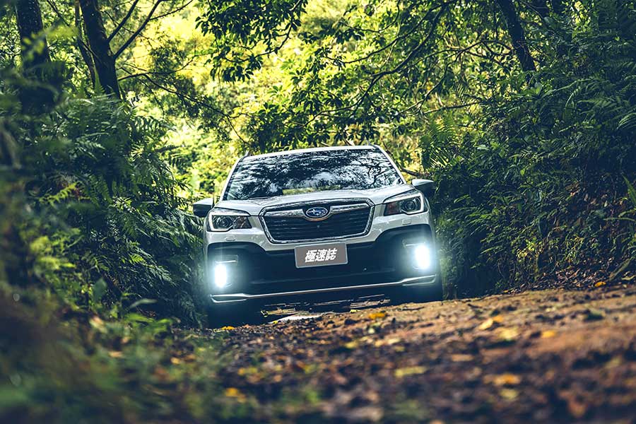 結合Subaru Forester GT Edition和Subaru XV GT Edition兩部休旅車，TG這回記畫了一場六芒星GT之旅。