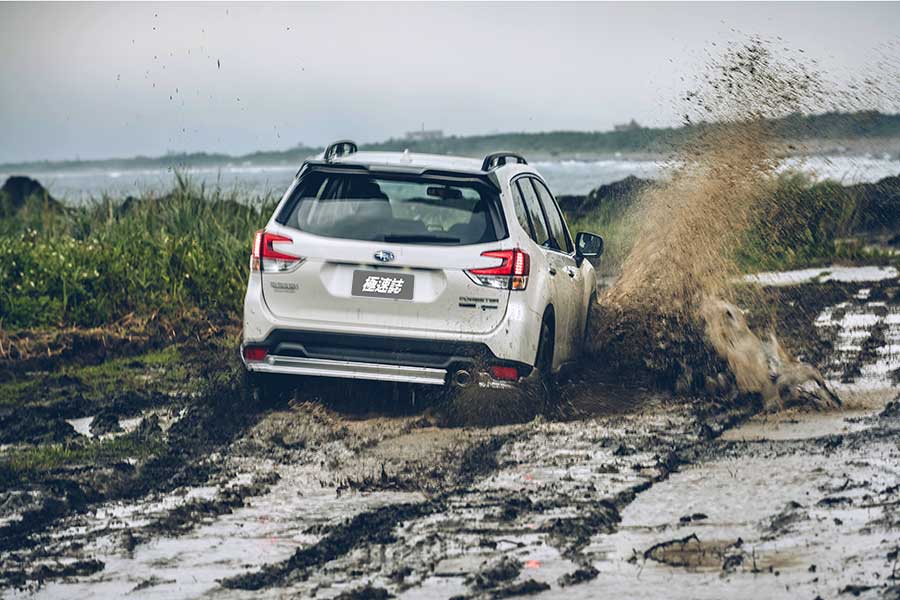 結合Subaru Forester GT Edition和Subaru XV GT Edition兩部休旅車，TG這回記畫了一場六芒星GT之旅。