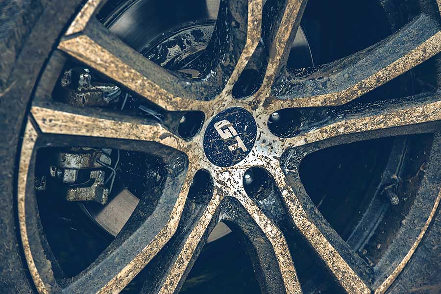 結合Subaru Forester GT Edition和Subaru XV GT Edition兩部休旅車，TG這回記畫了一場六芒星GT之旅。