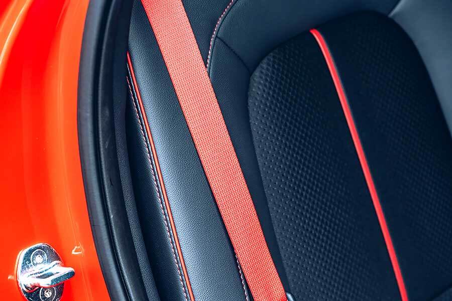 換上獨立懸吊的Ford Focus ST-Line Lommel，加上褪去M Performence光環的BMW 118i，以及少了鋼鐵人裝掩護的Hyundai Kona，一場只限定小排量引擎車款參加的激鬥正式火熱開打！