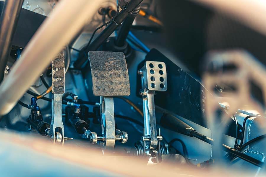 TG 24 Hours Hyundai i20 WRC vs. Ford Ranger Raptor