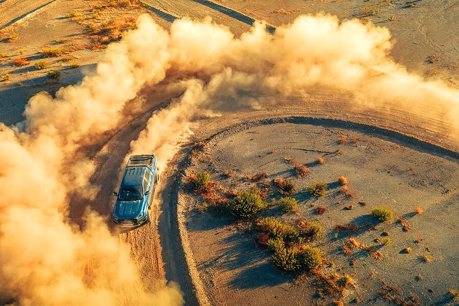 TG 24 Hours Hyundai i20 WRC vs. Ford Ranger Raptor