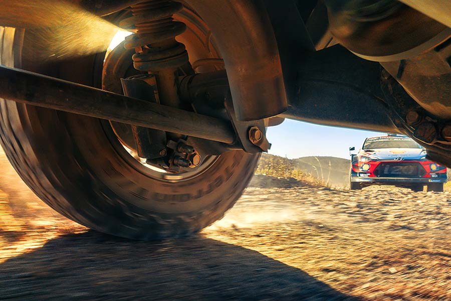 TG 24 Hours Hyundai i20 WRC vs. Ford Ranger Raptor