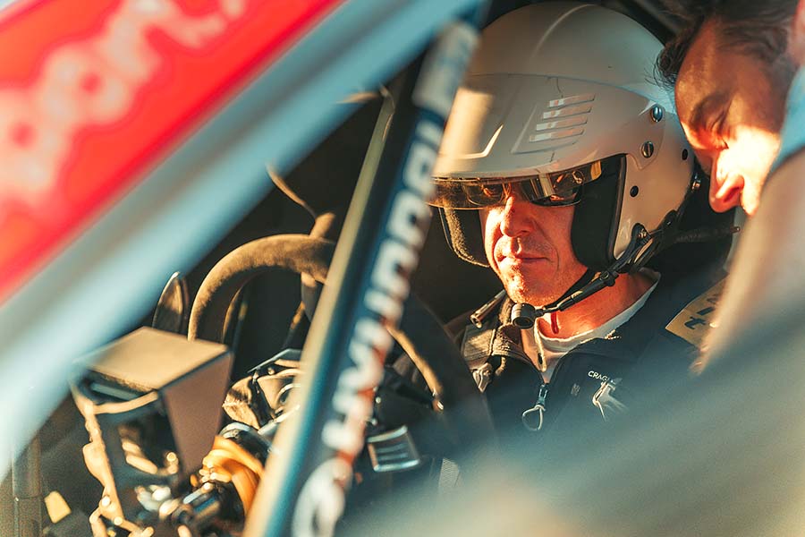 TG 24 Hours Hyundai i20 WRC vs. Ford Ranger Raptor