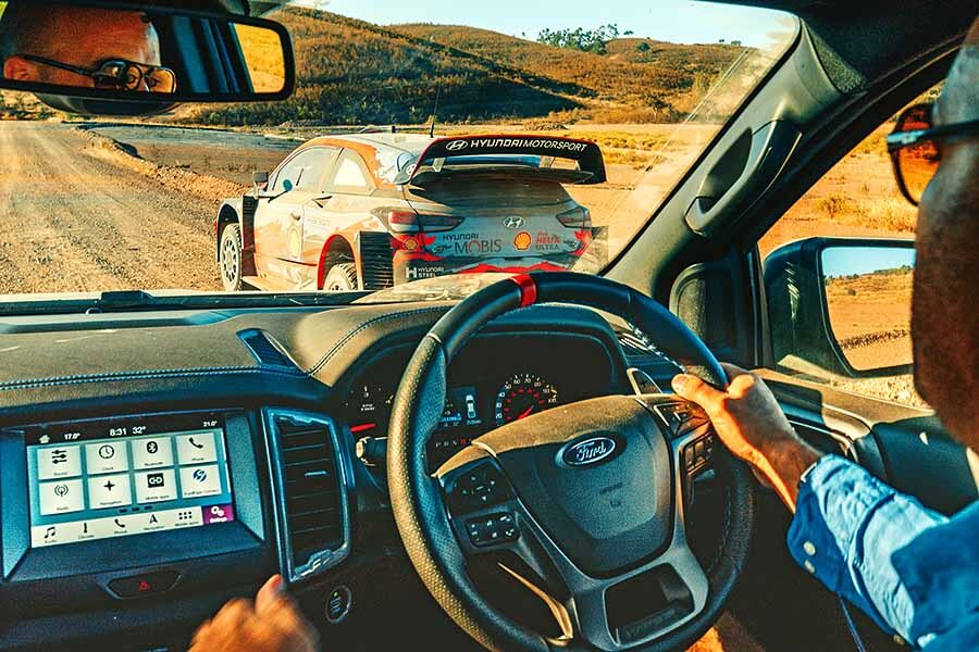 TG 24 Hours Hyundai i20 WRC vs. Ford Ranger Raptor