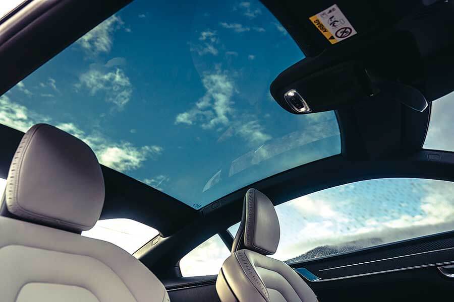 Bentley Continental、McLaren GT與Polestar 1,從尼斯鬥到上山。