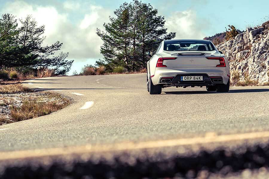 Bentley Continental、McLaren GT與Polestar 1,從尼斯鬥到上山。