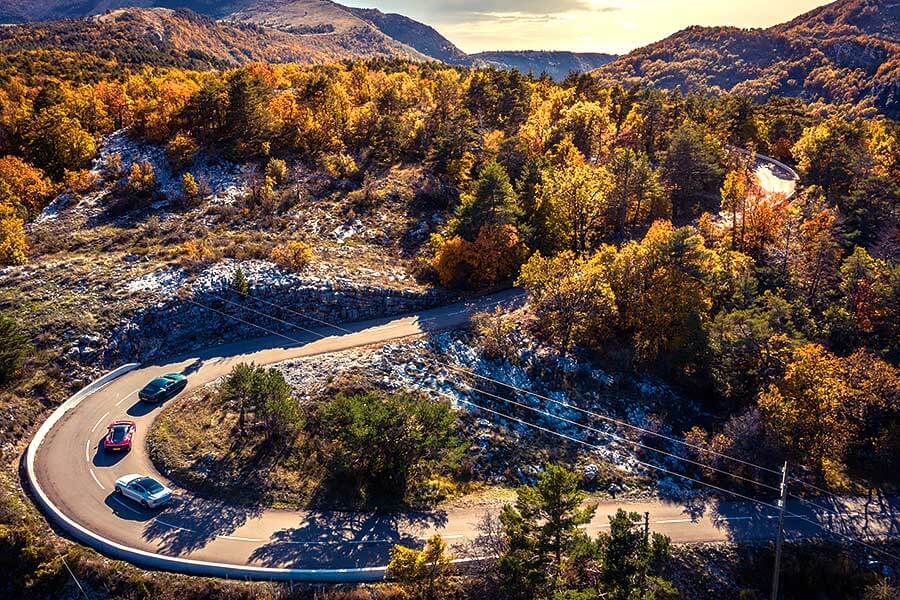 Bentley Continental、McLaren GT與Polestar 1,從尼斯鬥到上山。