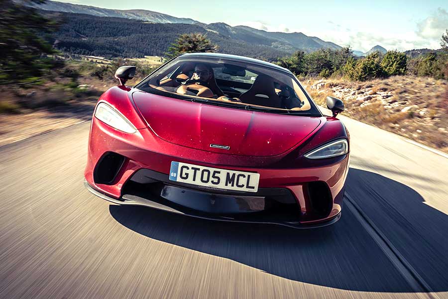 Bentley Continental、McLaren GT與Polestar 1,從尼斯鬥到上山。