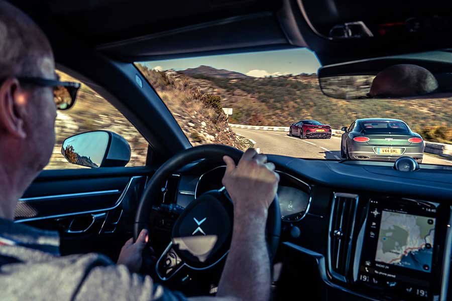 Bentley Continental、McLaren GT與Polestar 1,從尼斯鬥到上山。