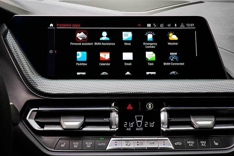 看BMW M235i xDrive Gran Coupe那深邃雙眸與曼妙身材，加上開朗又直爽的性格及豐富內涵，少有人不會一眼就愛上它。