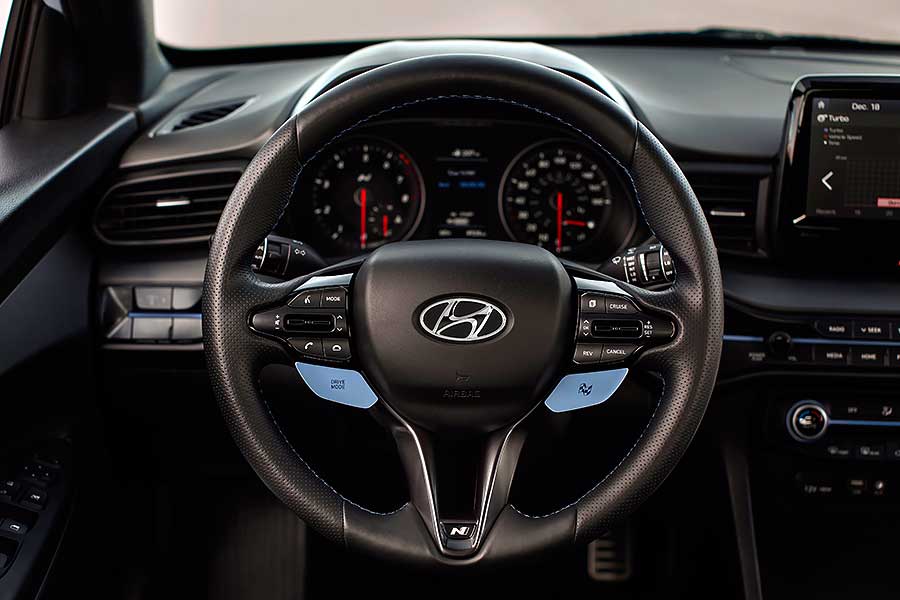 VelosterN-9 換上全新濕式8速雙離合器自手排變速箱,韓國前驅鋼砲Hyundai Veloster N不僅增加了7%扭力,同時也變得更有樂趣。