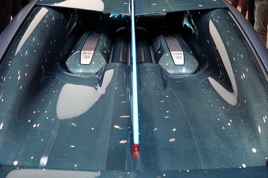 W16 當各家車廠紛紛宣判傳統燃油引擎死刑時,福斯集團卻高喊刀下留人!