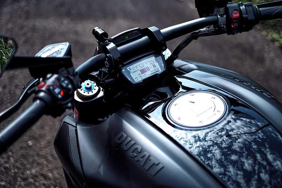 Ducati Diavel 1260 S就像降世的路西法,引誘著我們內心最深處的慾望及激情一觸即發。