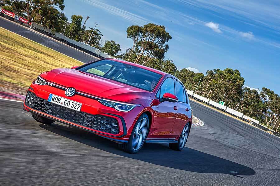 當各家車廠紛紛宣判傳統燃油引擎死刑時,福斯集團卻高喊刀下留人!