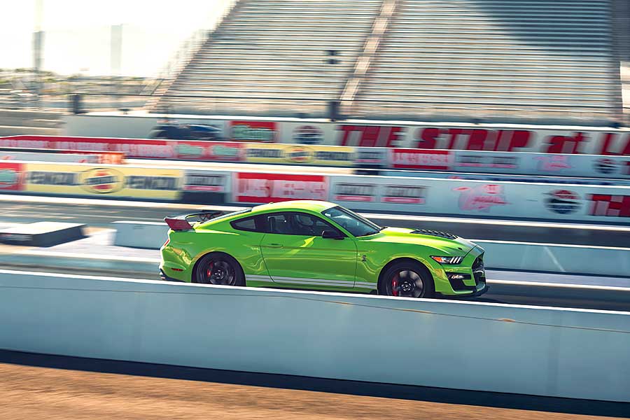 汽油引擎正受到電動車趕盡殺絕的威脅,所以福特用Shelby本人也會引以為傲的750hp不文手勢回敬對方。