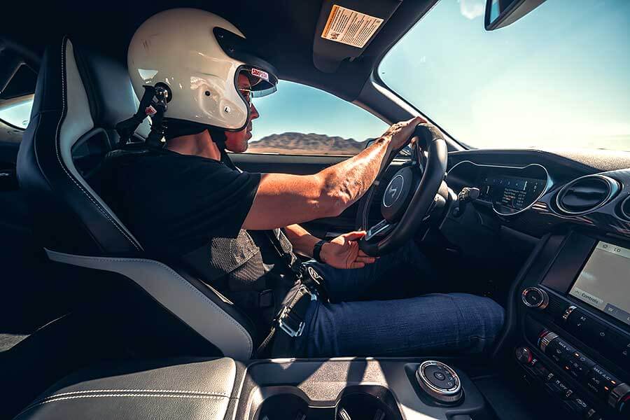 汽油引擎正受到電動車趕盡殺絕的威脅,所以福特用Shelby本人也會引以為傲的750hp不文手勢回敬對方。