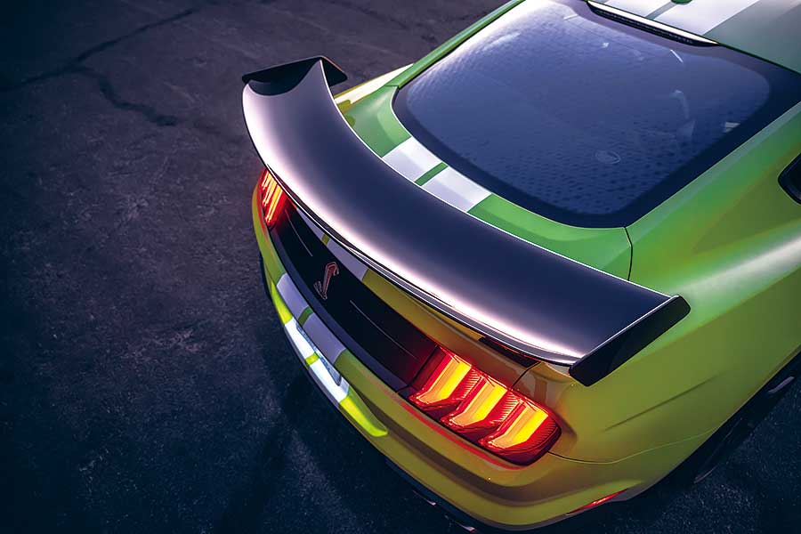 汽油引擎正受到電動車趕盡殺絕的威脅,所以福特用Shelby本人也會引以為傲的750hp不文手勢回敬對方。