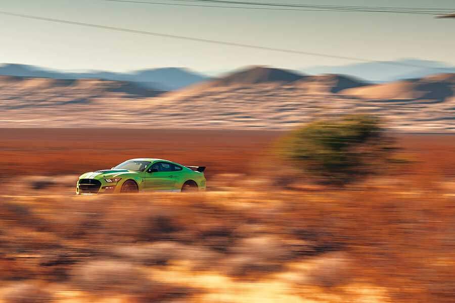 汽油引擎正受到電動車趕盡殺絕的威脅,所以福特用Shelby本人也會引以為傲的750hp不文手勢回敬對方。