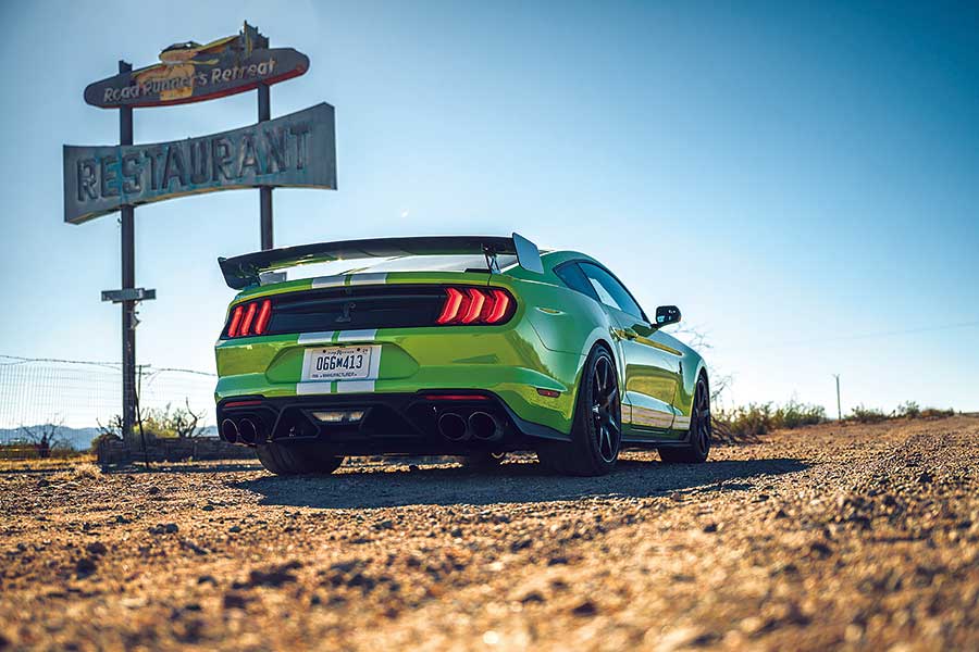 汽油引擎正受到電動車趕盡殺絕的威脅,所以福特用Shelby本人也會引以為傲的750hp不文手勢回敬對方。