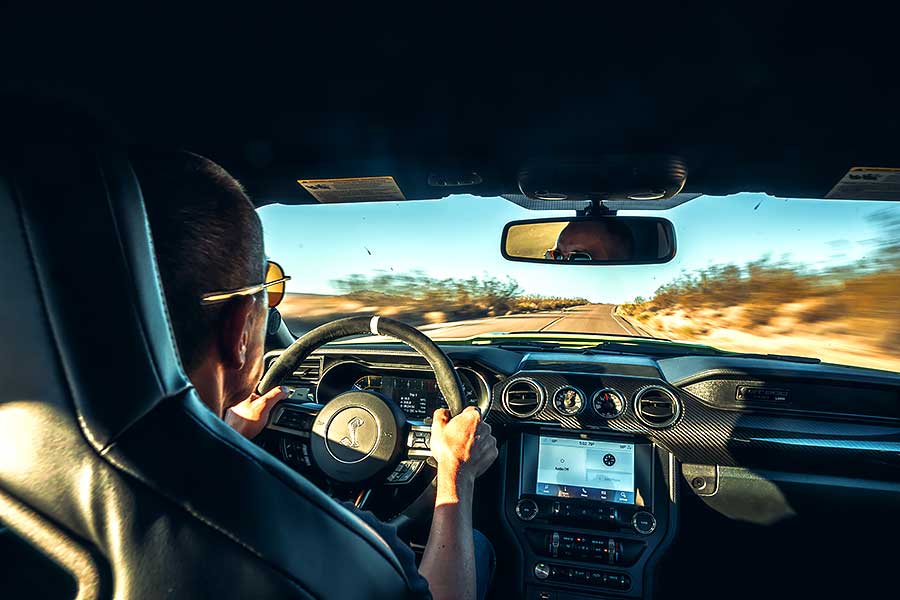 汽油引擎正受到電動車趕盡殺絕的威脅,所以福特用Shelby本人也會引以為傲的750hp不文手勢回敬對方。