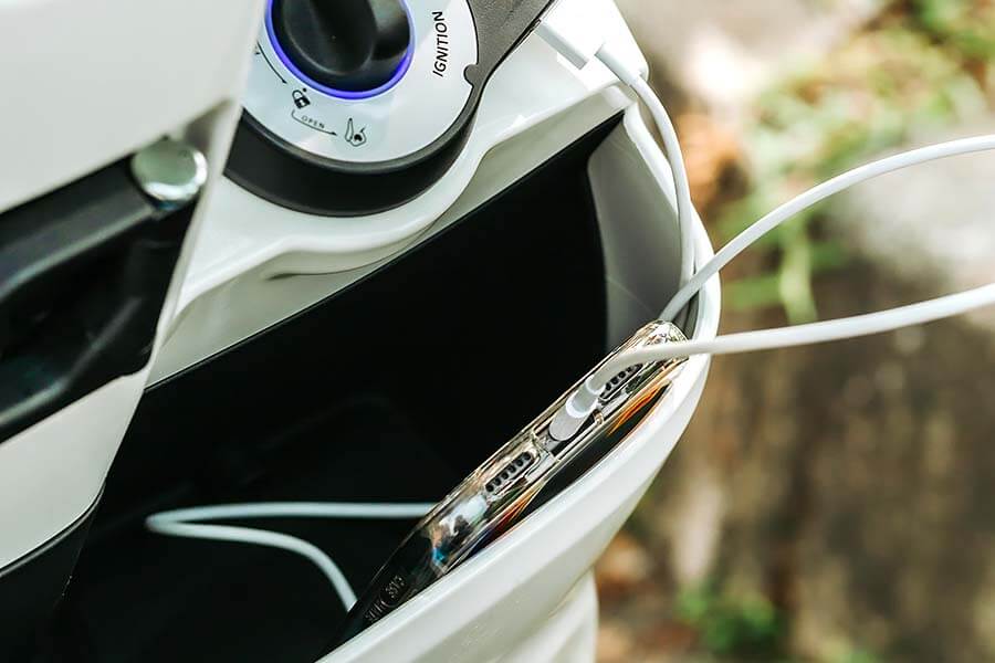 saluto-1 初遇Suzuku Saluto 125就像品嘗一杯三合一即溶咖啡,待一段時間後卻迸發出了義式濃縮特有的甘醇韻味。