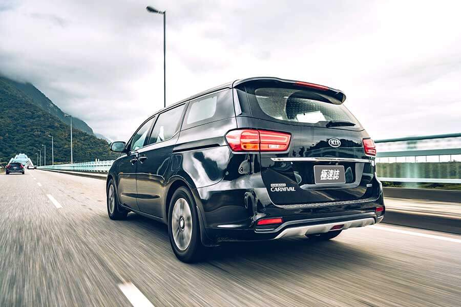 告別寒冷的冬天，現在TG開著BMW X5、Volvo V90 Cross Country和Kia Grand Carnival三輛大車帶大家走走健康行程。