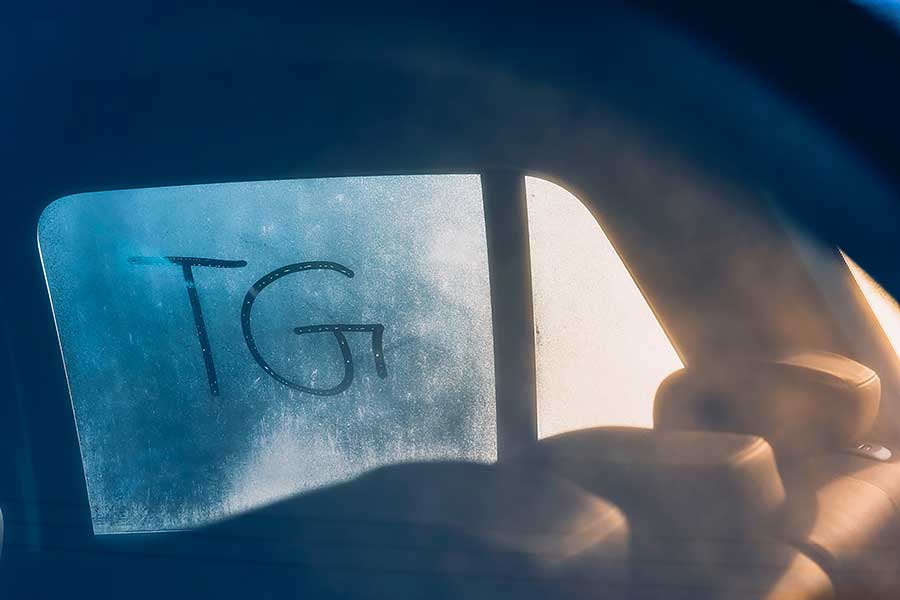 告別寒冷的冬天，現在TG開著BMW X5、Volvo V90 Cross Country和Kia Grand Carnival三輛大車帶大家走走健康行程。