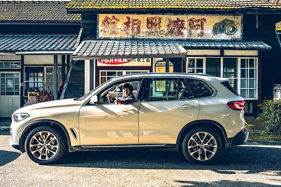 告別寒冷的冬天，現在TG開著BMW X5、Volvo V90 Cross Country和Kia Grand Carnival三輛大車帶大家走走健康行程。