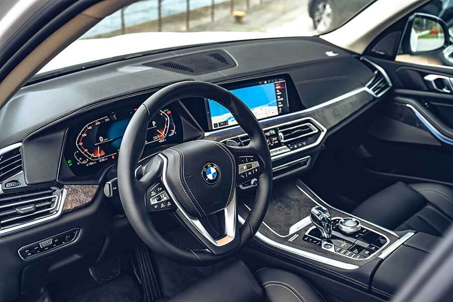 告別寒冷的冬天，現在TG開著BMW X5、Volvo V90 Cross Country和Kia Grand Carnival三輛大車帶大家走走健康行程。