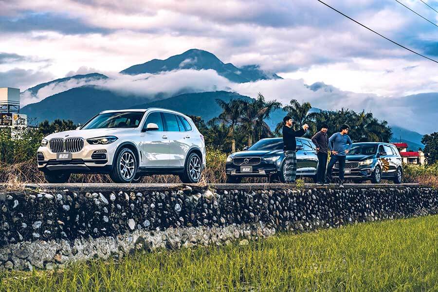 告別寒冷的冬天，現在TG開著BMW X5、Volvo V90 Cross Country和Kia Grand Carnival三輛大車帶大家走走健康行程。