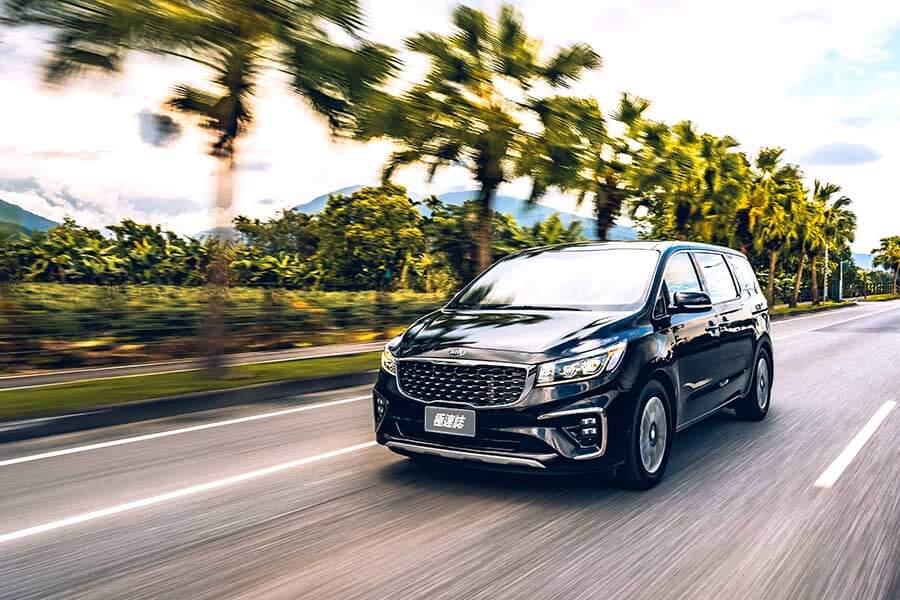 告別寒冷的冬天，現在TG開著BMW X5、Volvo V90 Cross Country和Kia Grand Carnival三輛大車帶大家走走健康行程。